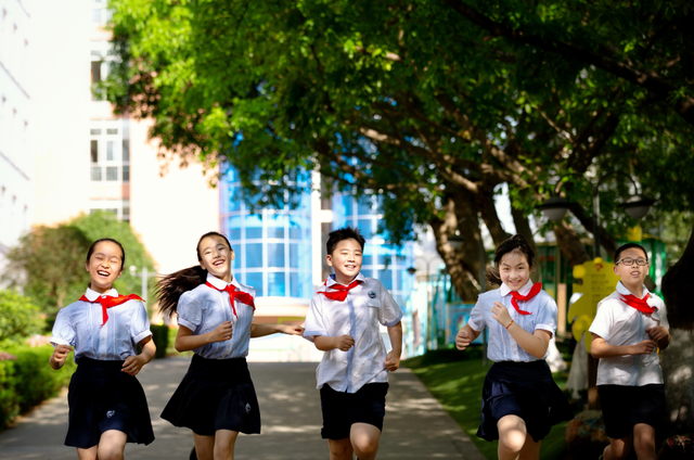 成都中小学幼儿园部分年级今天放假！留了些啥作业？