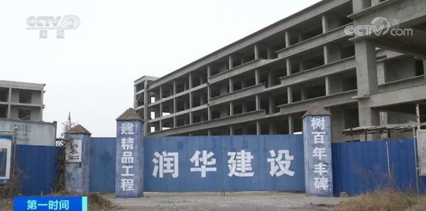 学校建新楼欠了700万，一拖就是两年！企业搭上百万利息……