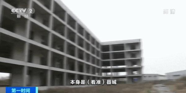 学校建新楼欠了700万，一拖就是两年！企业搭上百万利息……