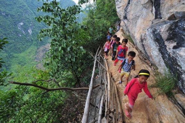 十一年影像见证“悬崖天梯少年”走出大山历程