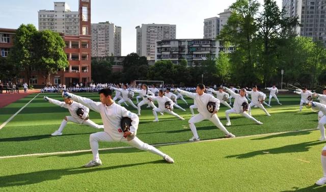 成都中小学幼儿园部分年级今天放假！留了些啥作业？