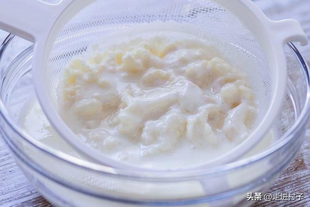 没有菌种怎么培育菌液？老菜农用两种变质液体，15天自制发酵剂