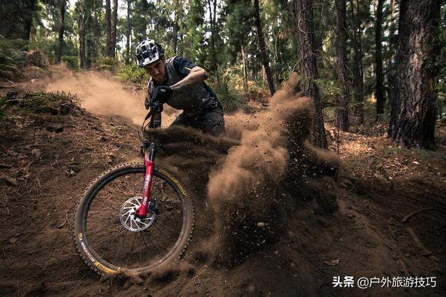 户外骑行入门：读懂山地车外胎 看地选胎技巧