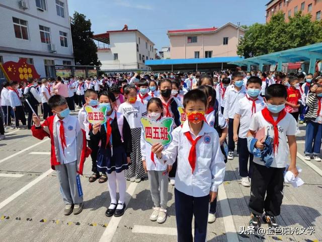 《开学啦》《更上一层楼》《加油》《跟丢了》