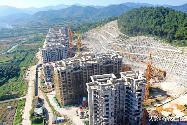 奉化溪口镇，湖山剡江岸，恒大溪上桃花源