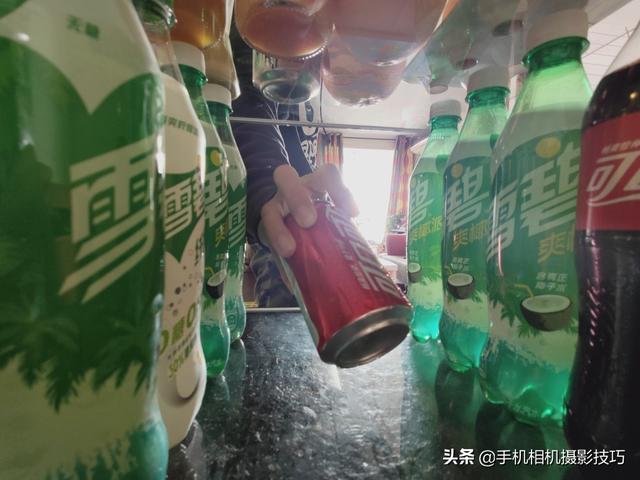 有被骗到吗？你以为我拍这张照片时，真把手机放进了冰箱？