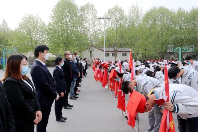 成人礼，十八岁真好！泗阳致远中学点亮火红的青春