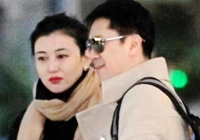 蔡国庆:两次情断异国恋后,与亿万富婆相恋8年,如今生活有滋有味