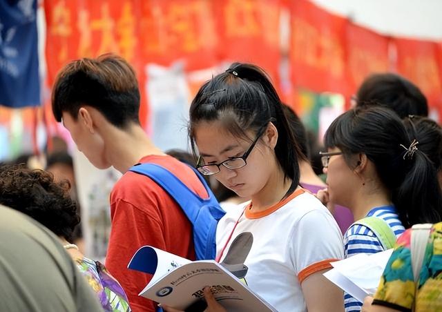 新疆大学和石河子大学怎么样？近年内地报考的考生，在逐年增多