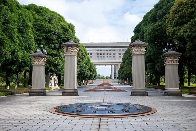 这所大学在全国的存在感，甚至不如螺蛳粉