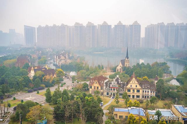 成都南湖梦幻岛，这里有全球顶尖的游乐设备，充满了惊险和浪漫