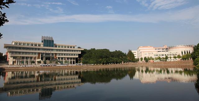 美翻了！大学之大，在**，也在图书馆。河南高校图书馆大比拼