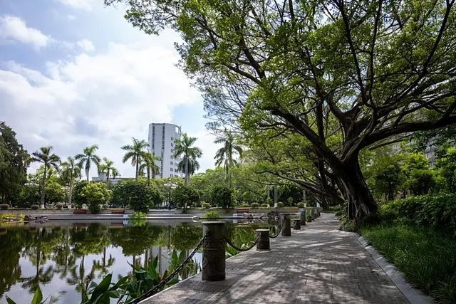 这所大学在全国的存在感，甚至不如螺蛳粉