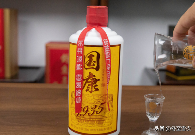 江苏大爷喝酒40年，一直对4款“平价酒”情有独钟，有啥特别之处