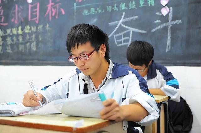 宁波大学招生遇“滑铁卢”，最低457分可被录取，适合学生去捡漏