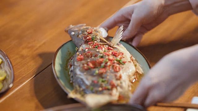 卿卿日常：尹峥太挑食，李薇用长毛的豆腐，却让他胃口大开