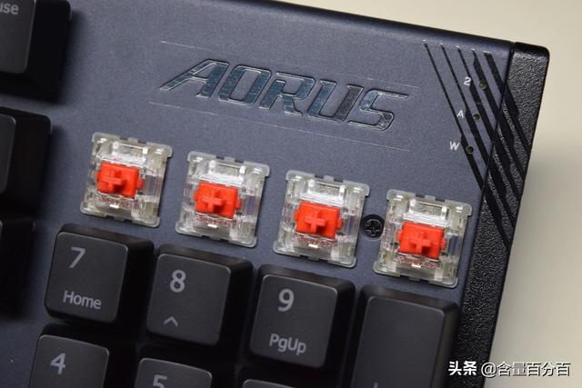 Cherry红轴与灯光同步加持，技嘉AORUS 猎鹰K1机械键盘开箱评测