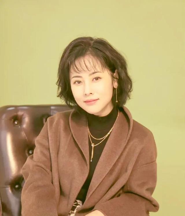 杨明娜：和田亮离婚后，为了儿子对簿公堂，如今在骂声中艰难前行