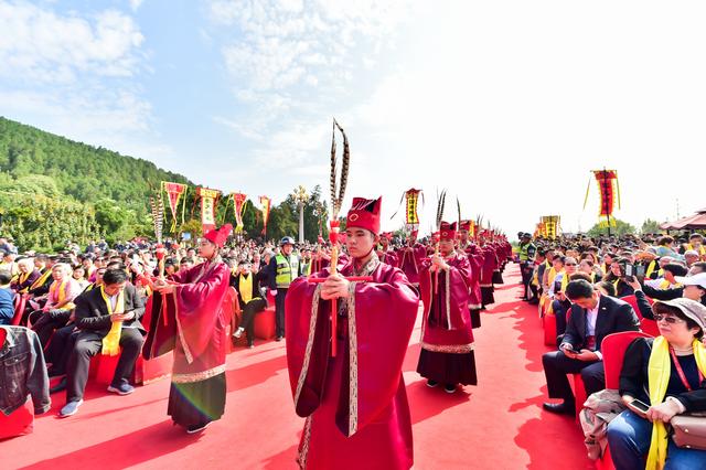 2019海峡两岸敬天祈福盛典在泰山举行