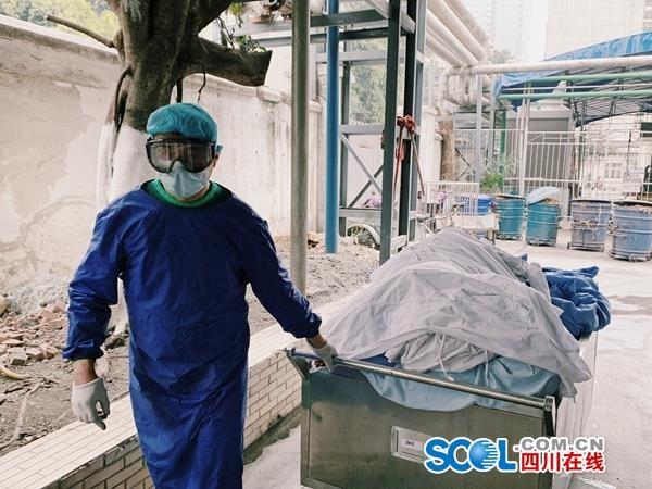 不只是洗衣服那么简单！华西医院消d供应中心：保障医护人员安全治疗的第一道防线