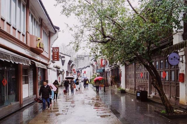 只去过河坊街！？收好吴山周边隐藏玩法，下雨天也要快乐出街