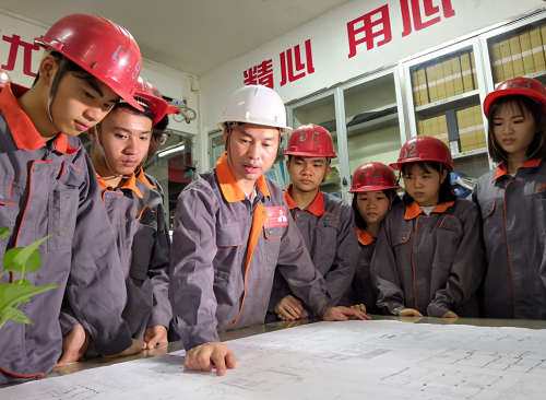 深耕职教传技艺 八桂大地铸师魂——记广西理工职业技术学校教师陈良