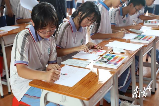 大朗一中挂牌“广东医科大学教学实践基地”，携手共建心育品牌