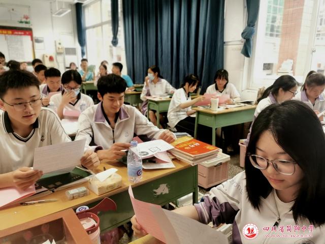 江南无所有，聊赠一枝春|简阳中学给高三、初三学生的一封信