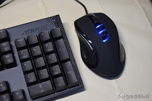 Cherry红轴与灯光同步加持，技嘉AORUS 猎鹰K1机械键盘开箱评测