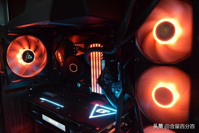 Cherry红轴与灯光同步加持，技嘉AORUS 猎鹰K1机械键盘开箱评测