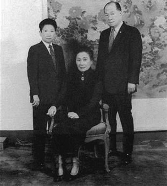 从蒋家太子到情报头子，蒋经国如何斗法毛人凤，掌控**大权？