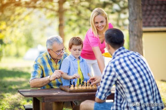 中国象棋群众基础多，普及率高，下棋的年轻人越来越少，为什么？