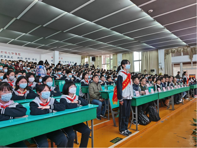 成都这所学校：把“三甲”医院请进校园，把学生健康放在“圆心”