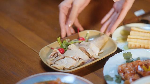 卿卿日常：尹峥太挑食，李薇用长毛的豆腐，却让他胃口大开